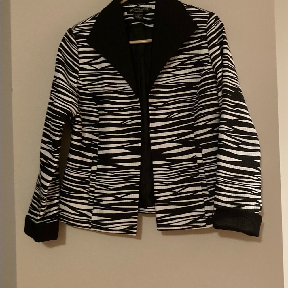 Scott Taylor Black and White Jacket in Petite Medium
